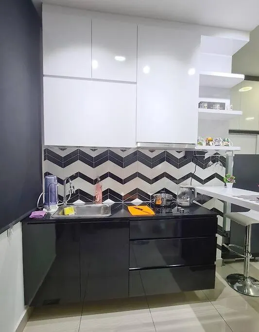 Studio Balcony Lake View Palazio Austin Ikea Aeon By Gdragon Homestay Johor Bahru Malaysia