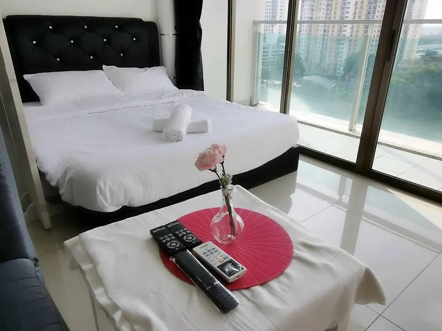 Apartment Studio Balcony Lake View Palazio Austin Ikea Aeon By Gdragon Homestay Johor Bahru Malaysia